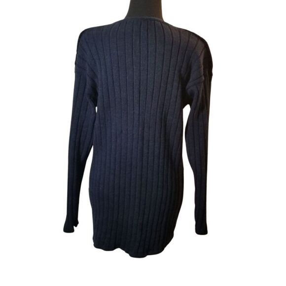 Blue crew neck sweater. C1 - Picture 3 of 5